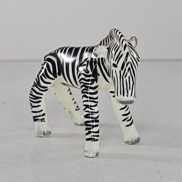 Vintage Zebra Figurine Gray Nose Hooves Estate Find Unique - Picture 2 of 10